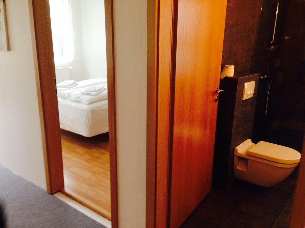 Guesthouse Marina Travel هوفن الغرفة الصورة
